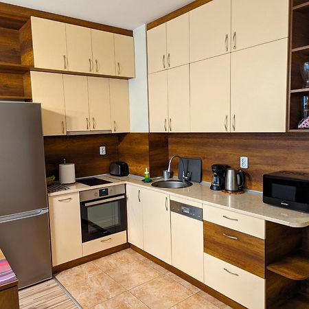 Business And Leisure Apartments In Mladost 2 With Free Garage โซเฟีย ภายนอก รูปภาพ