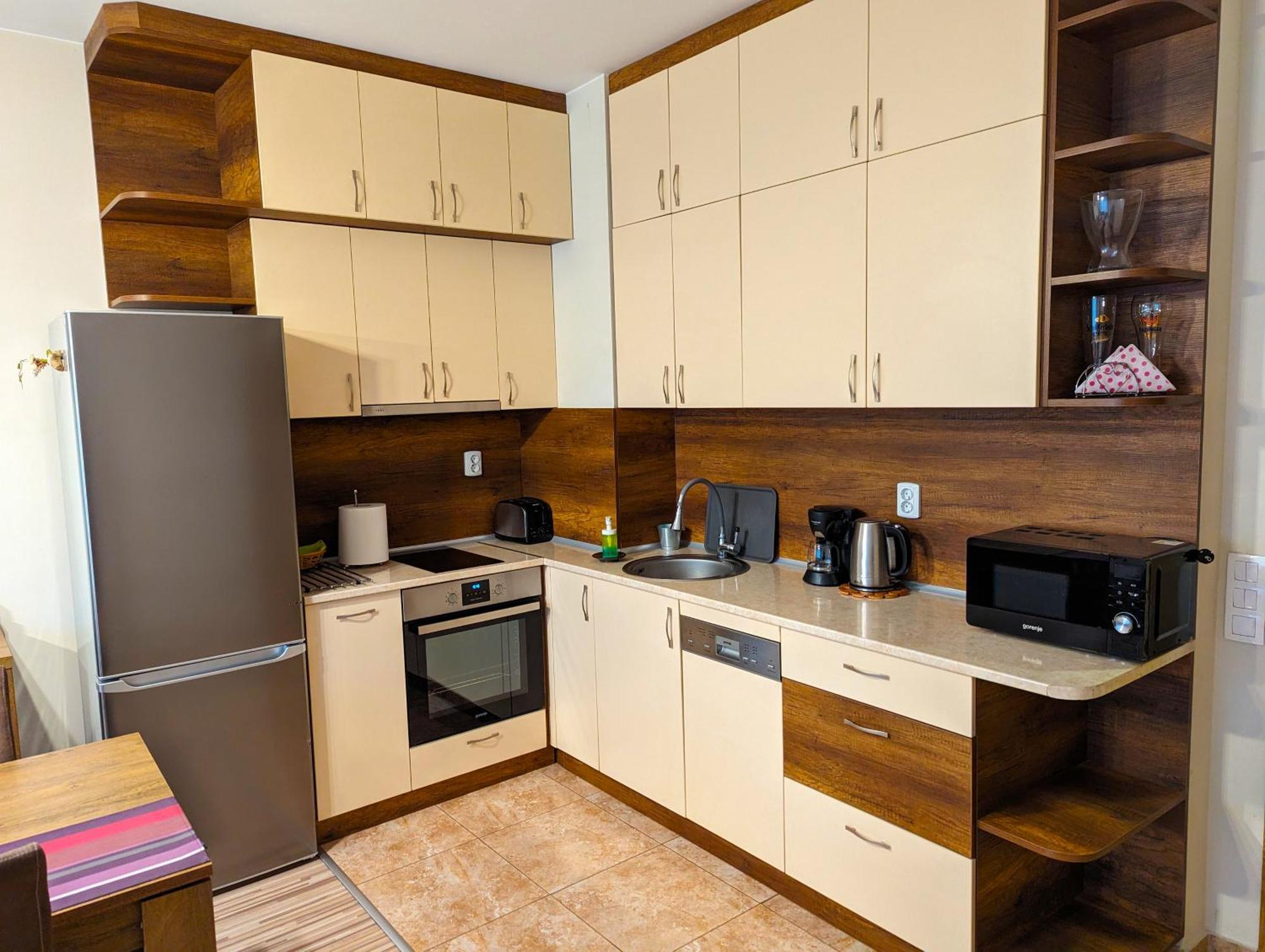 Business And Leisure Apartments In Mladost 2 With Free Garage โซเฟีย ภายนอก รูปภาพ