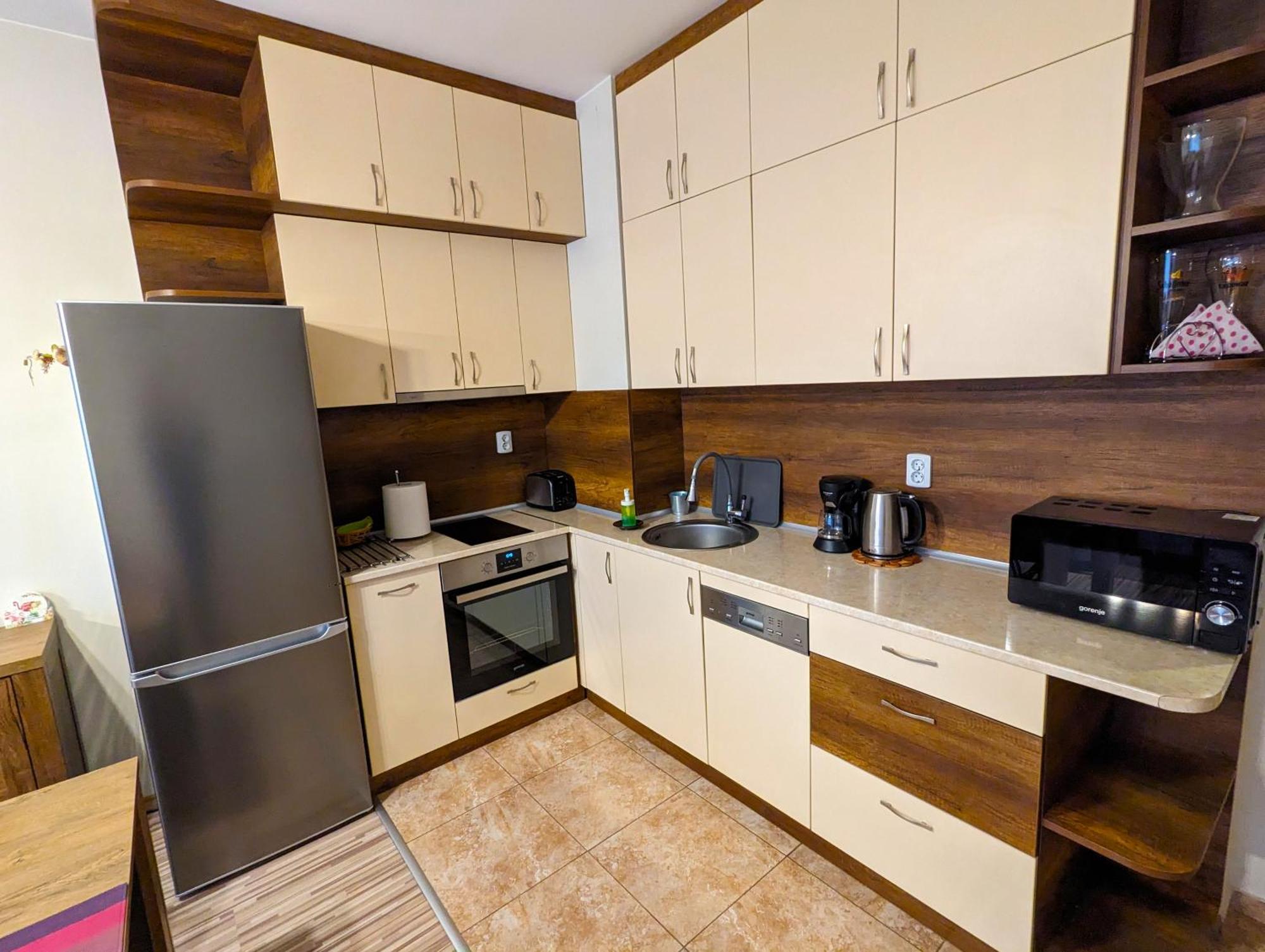 Business And Leisure Apartments In Mladost 2 With Free Garage โซเฟีย ภายนอก รูปภาพ