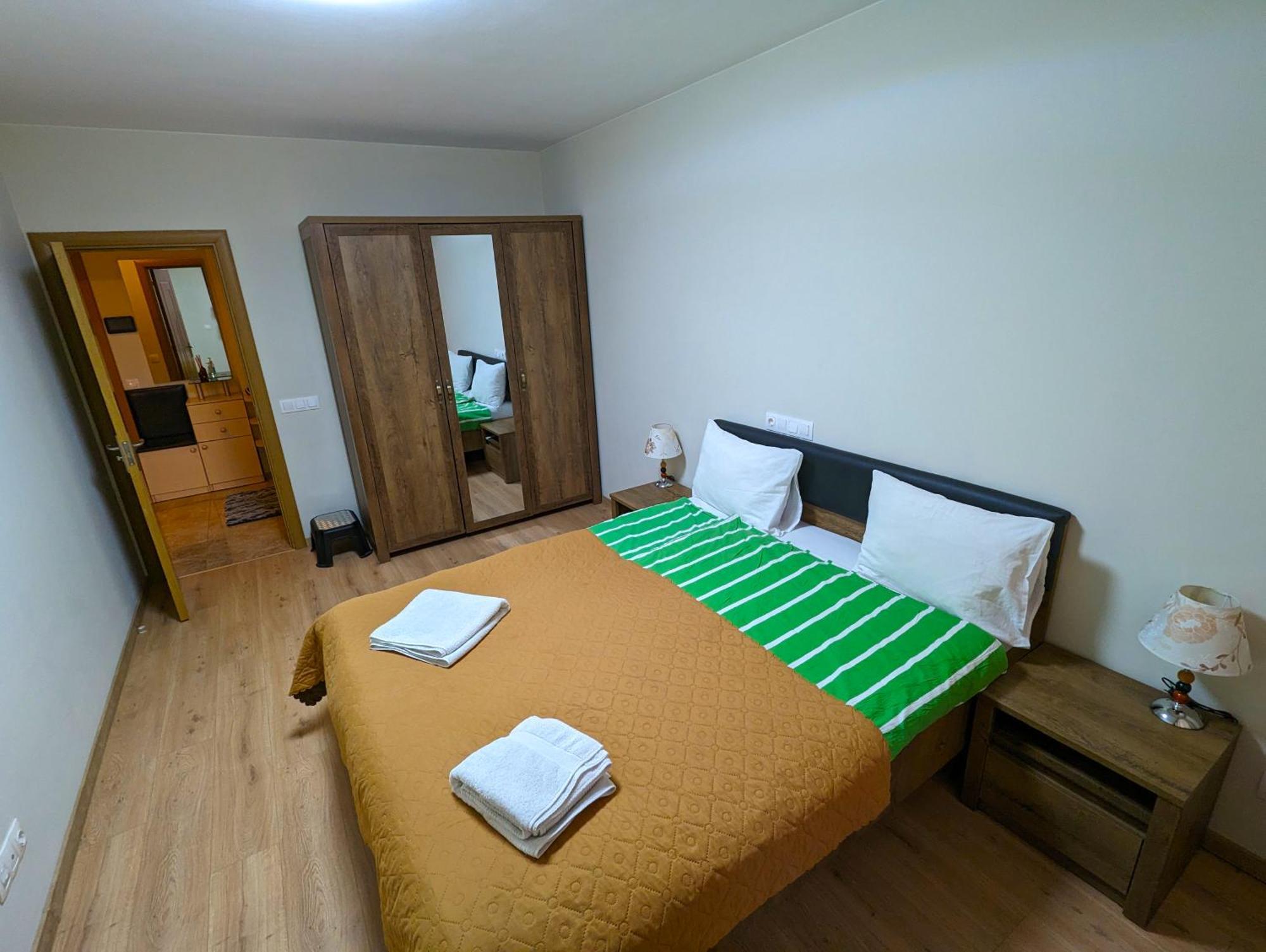 Business And Leisure Apartments In Mladost 2 With Free Garage โซเฟีย ภายนอก รูปภาพ
