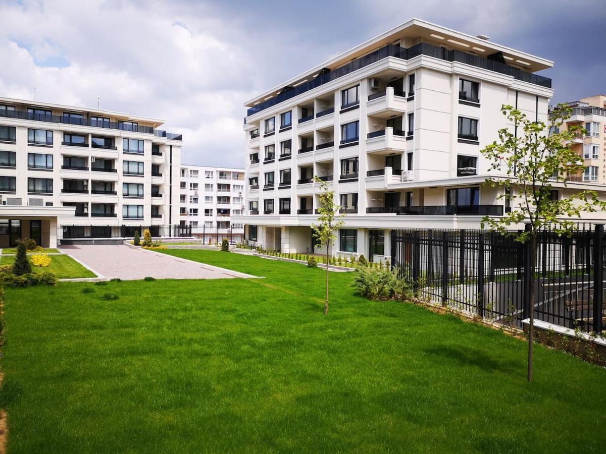 Business And Leisure Apartments In Mladost 2 With Free Garage โซเฟีย ภายนอก รูปภาพ